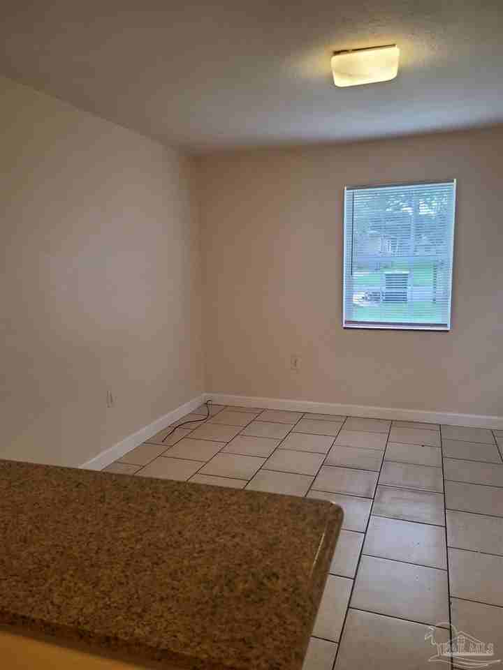 204 Holmes Dr #A - Photo 3 of 7