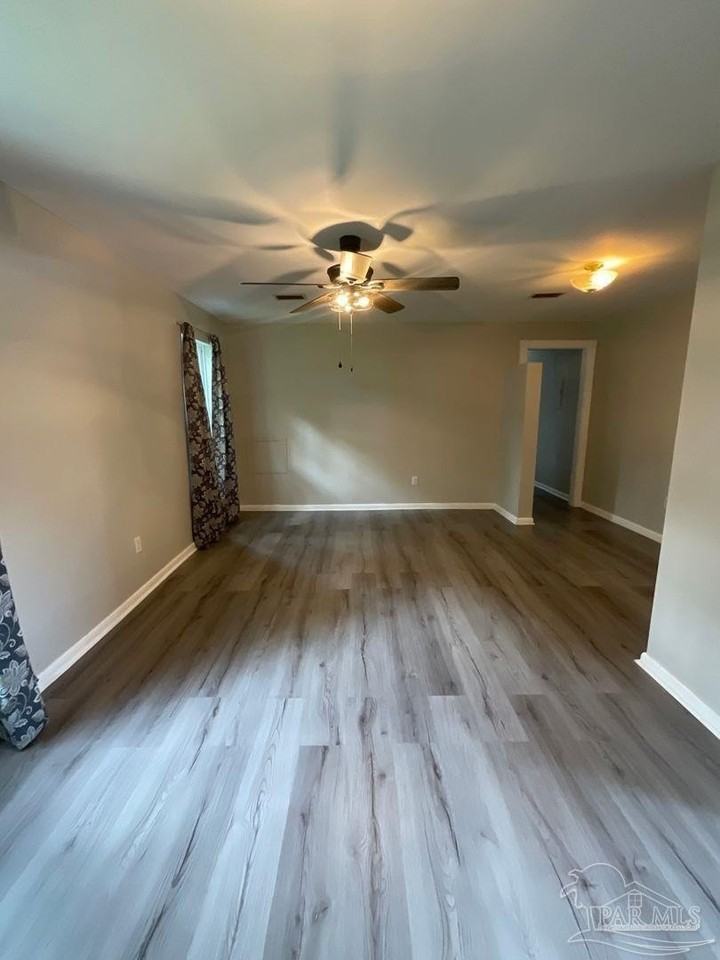 809 W Government St - Photo 7 of 15