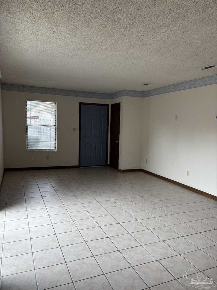 3262 Maplewood Dr #A - Photo 4 of 12