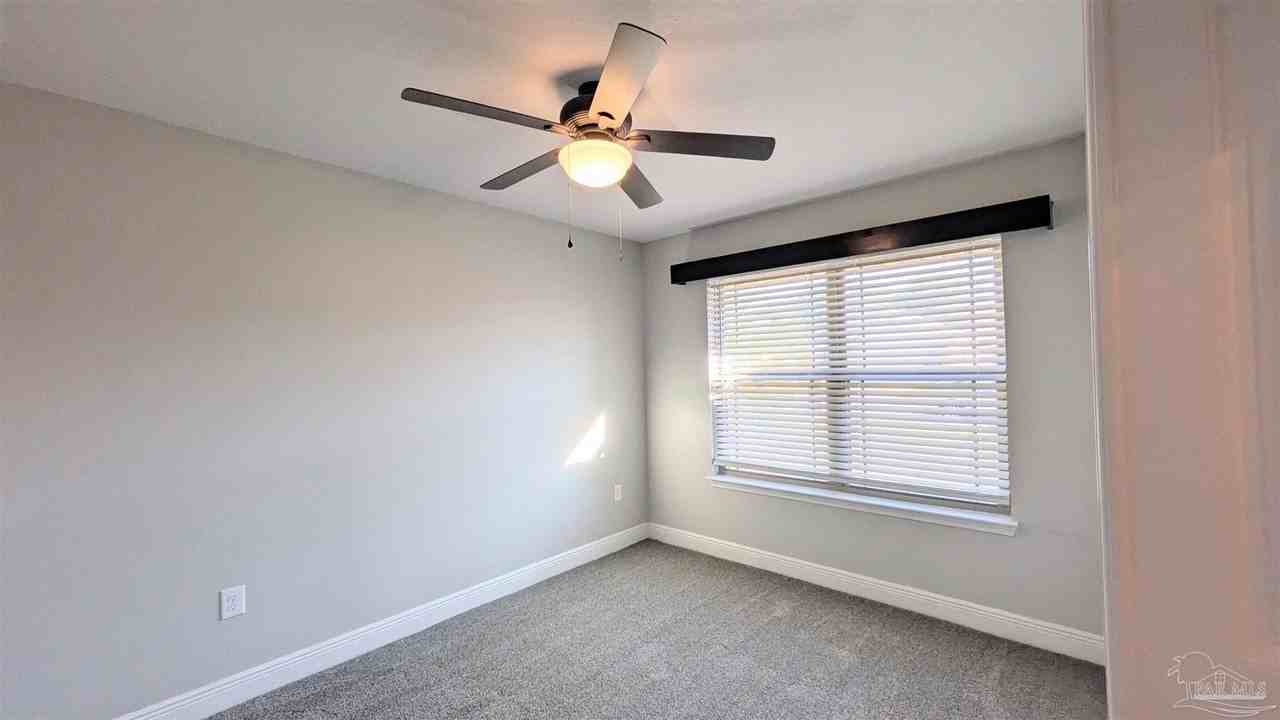 4417 Fiske St - Photo 5 of 38