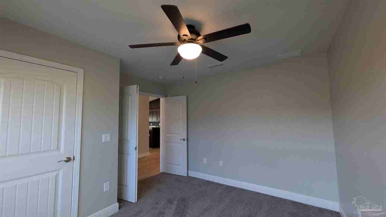 4417 Fiske St - Photo 7 of 38