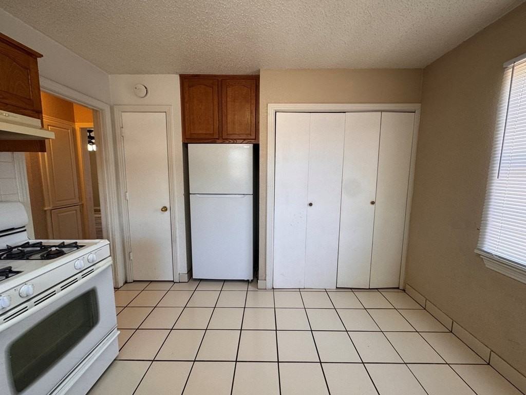 2601 Roosevelt Ave - Photo 5 of 12