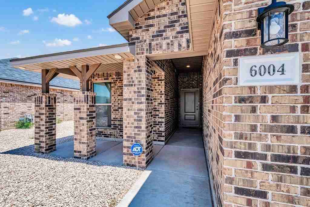 6004 Purtis Creek Dr - Photo 2 of 19