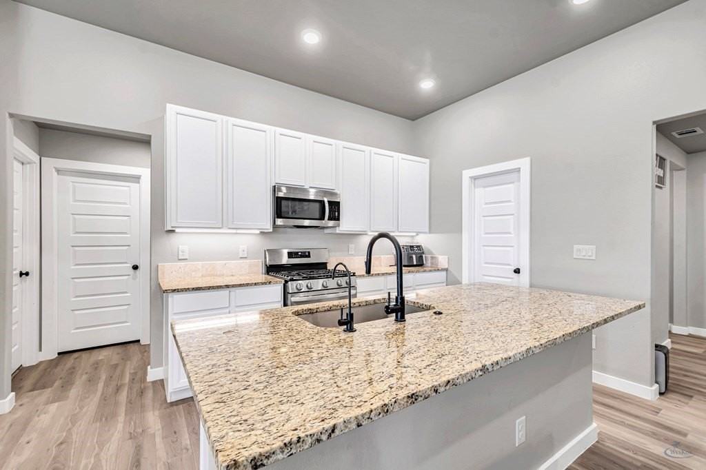 6004 Purtis Creek Dr - Photo 6 of 19