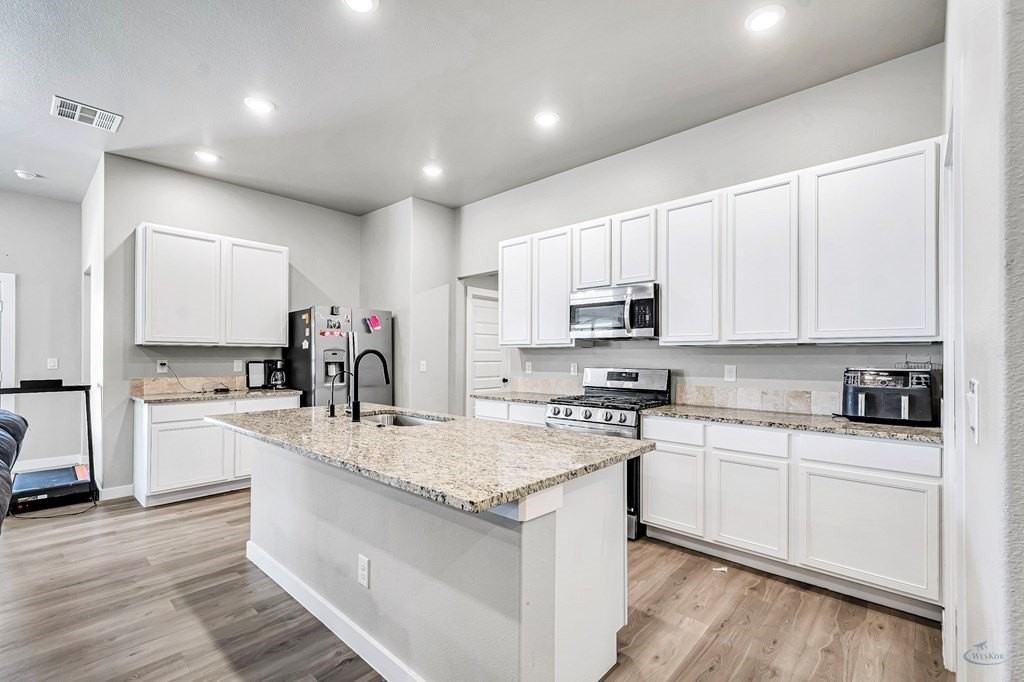 6004 Purtis Creek Dr - Photo 7 of 19