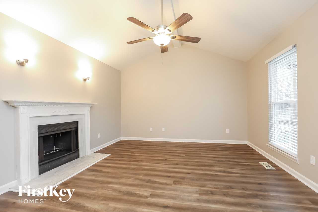 1409 Mohawk Trl - Photo 3 of 15