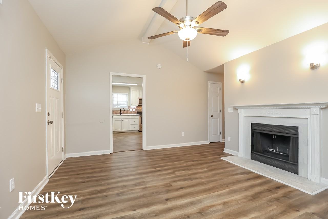 1409 Mohawk Trl - Photo 4 of 15