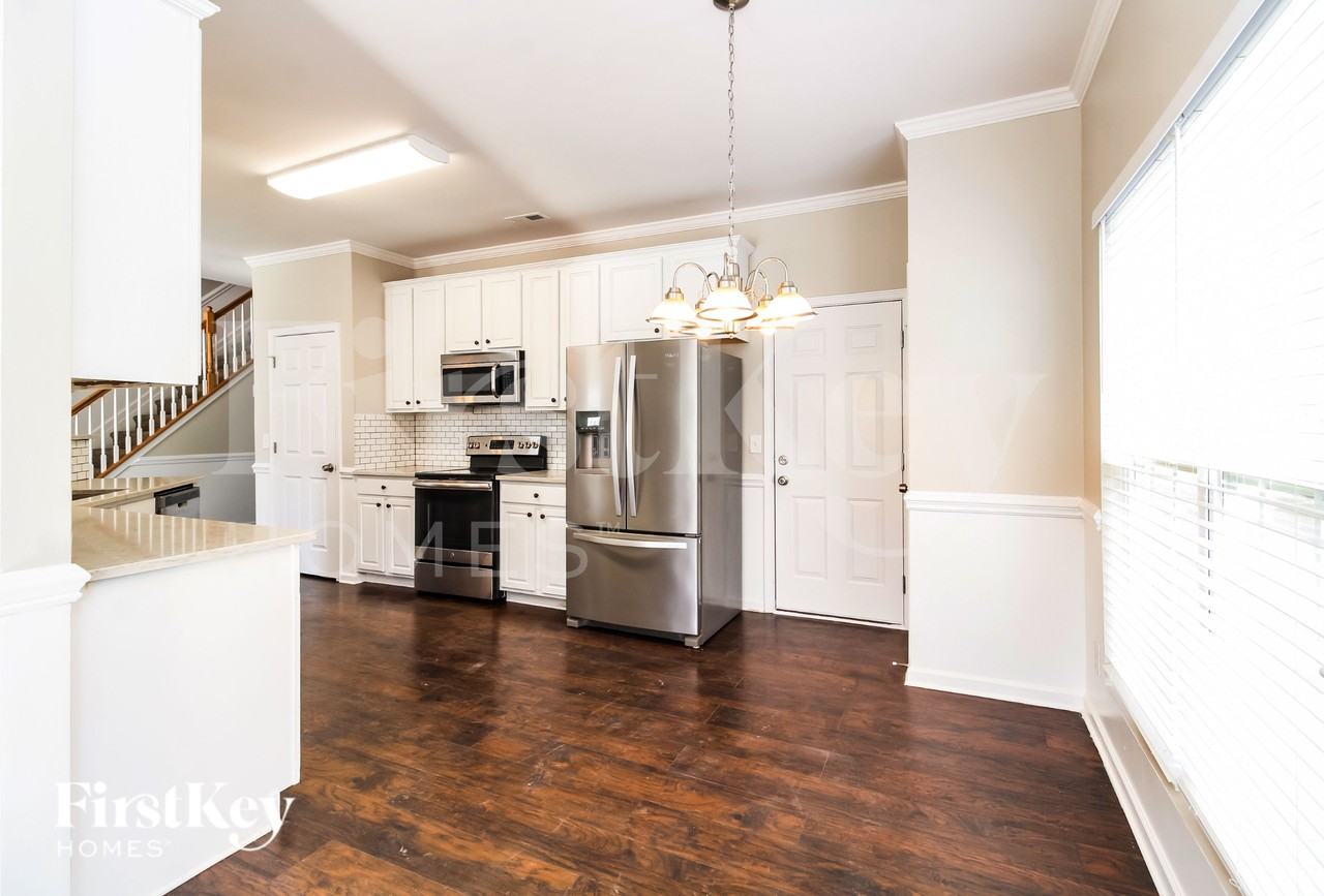 6720 Winners Dr - Photo 3 of 15