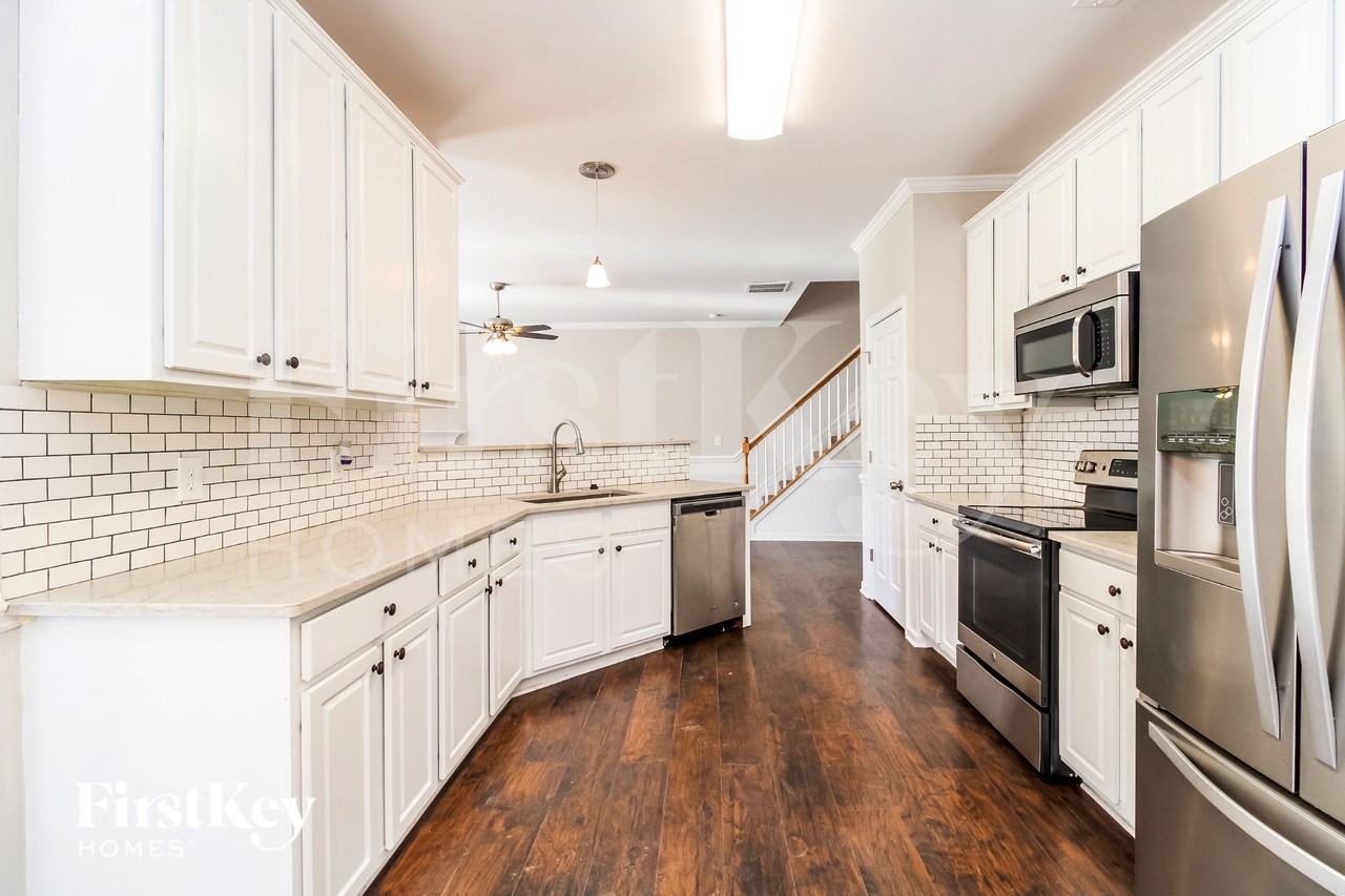 6720 Winners Dr - Photo 5 of 15