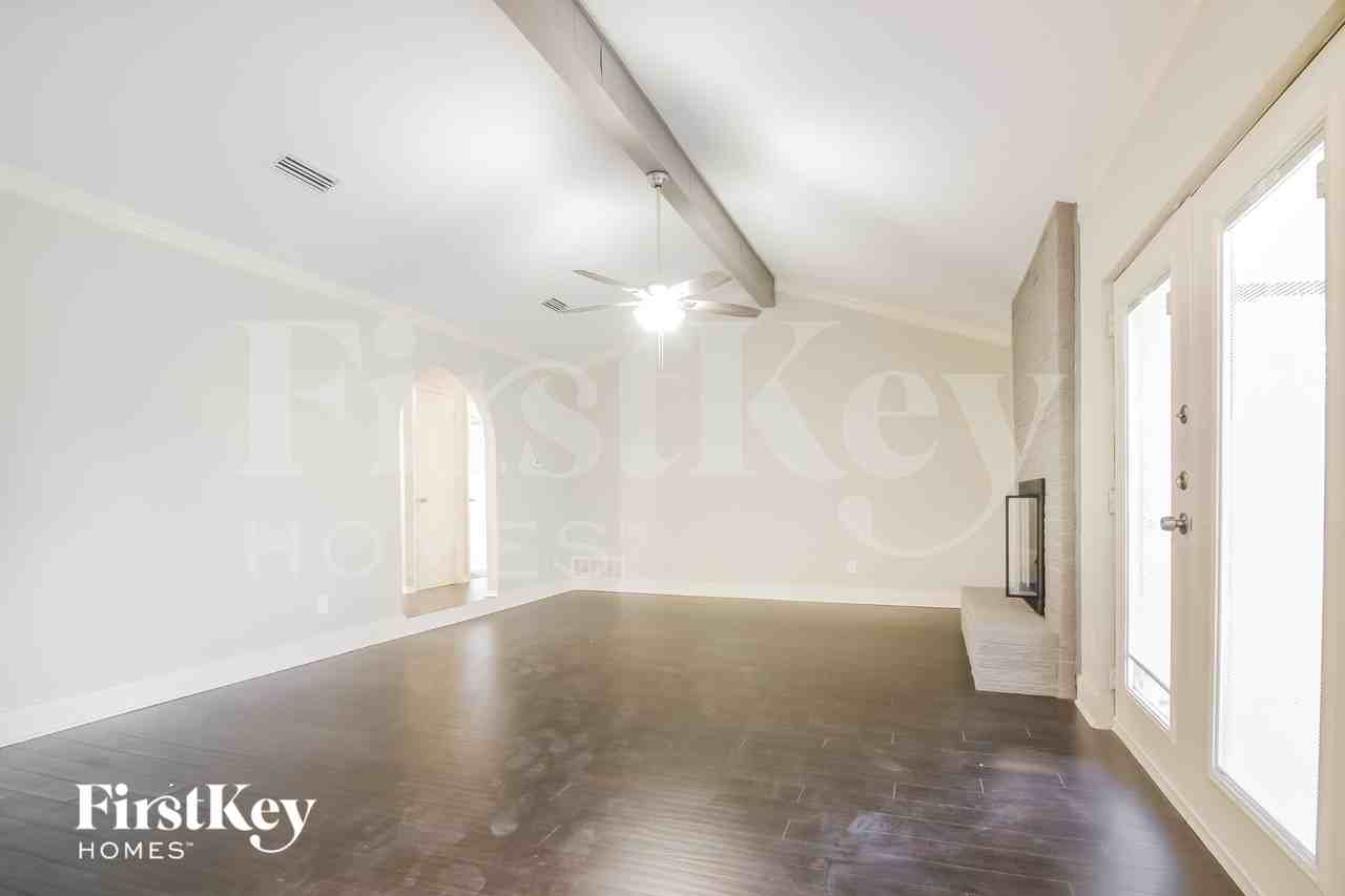 2313 March Ln - Photo 4 of 15