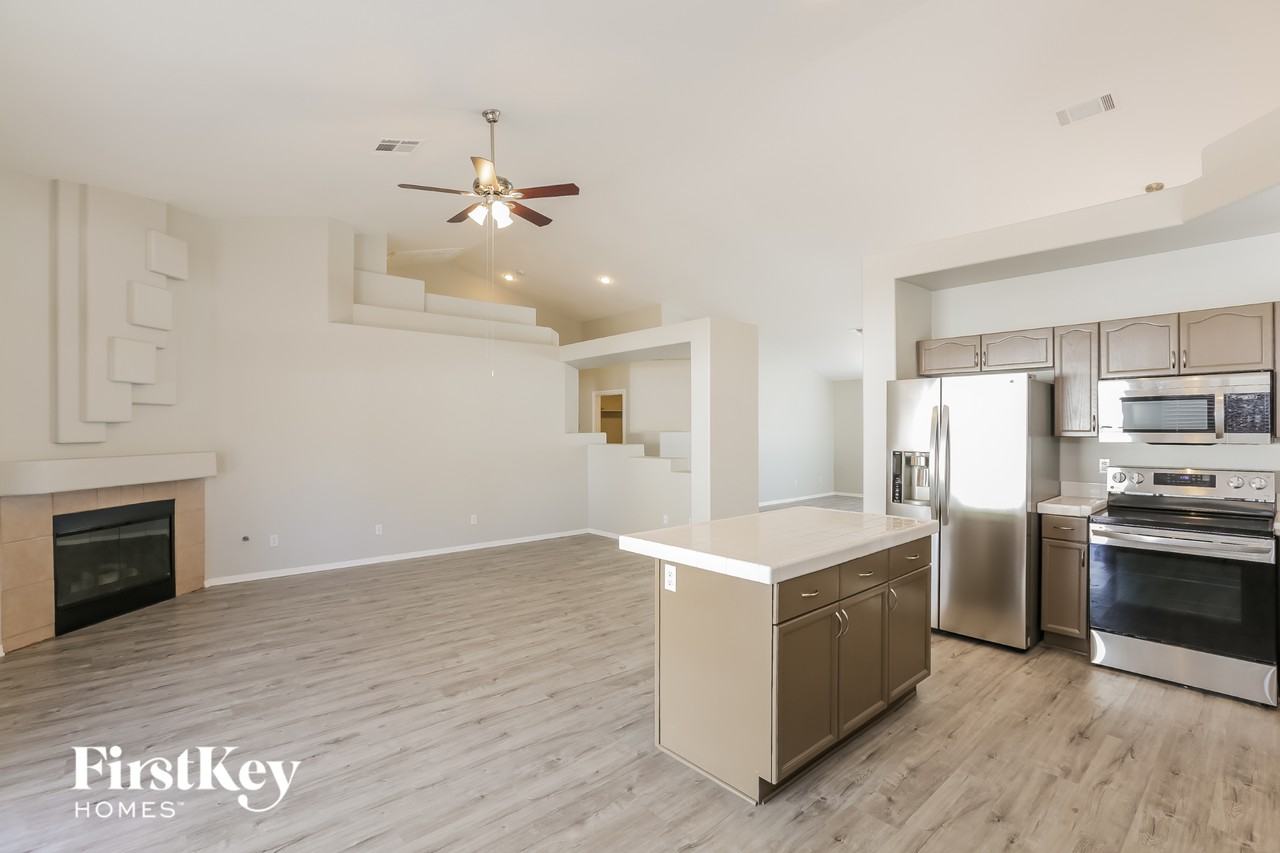 6270 Bruma Ave - Photo 7 of 15