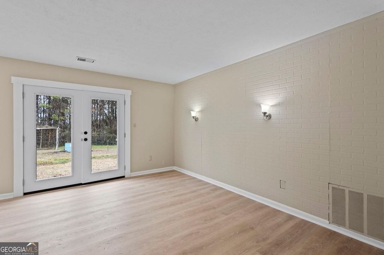 1201 Shoreham Dr - Photo 2 of 21