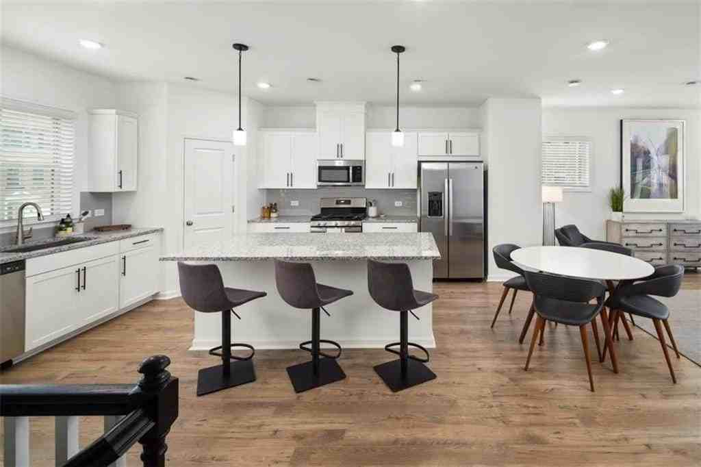 1590 Brantin Dr - Photo 4 of 21