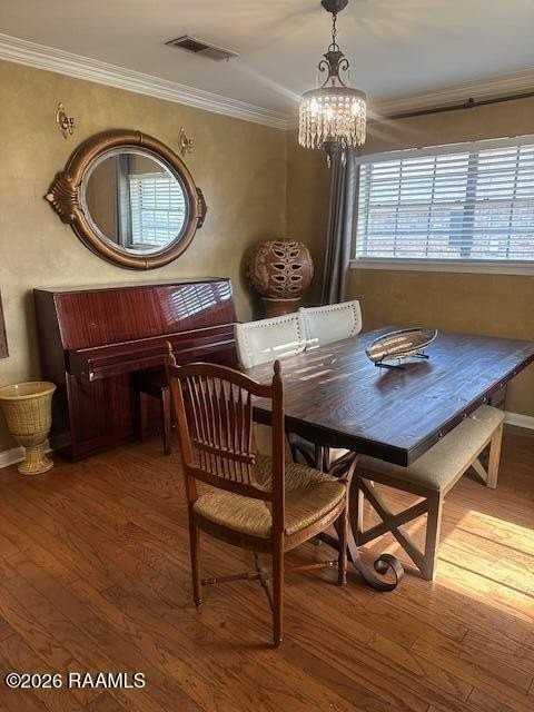 305 Cambridge Dr - Photo 3 of 23