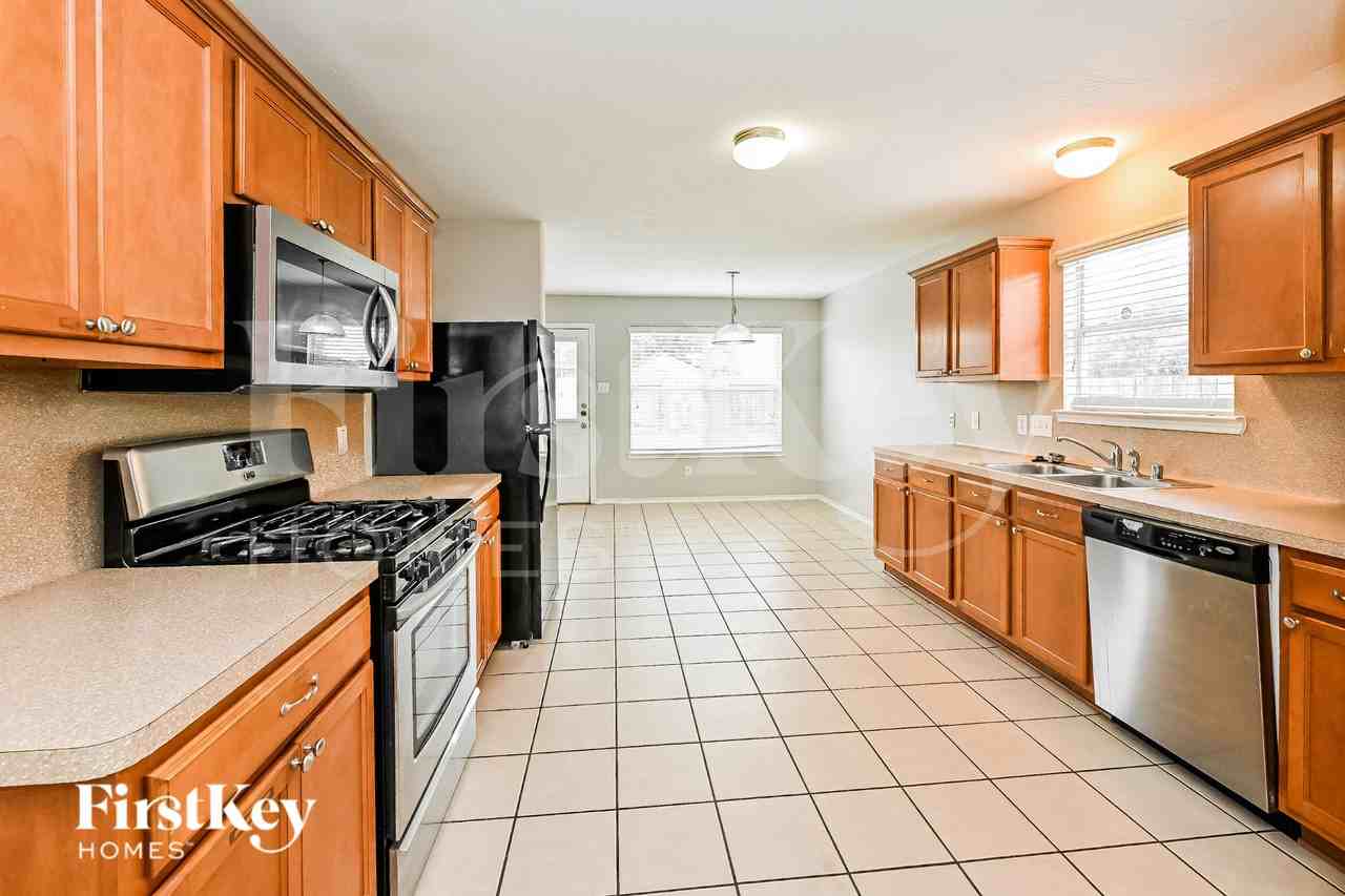 4435 Sprangletop Ave - Photo 6 of 16