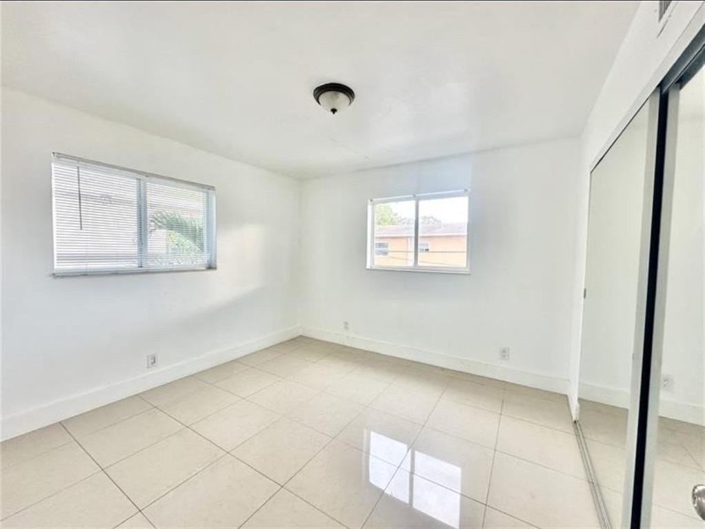 1548 Sw 5th Pl #2 - Photo 5 of 7