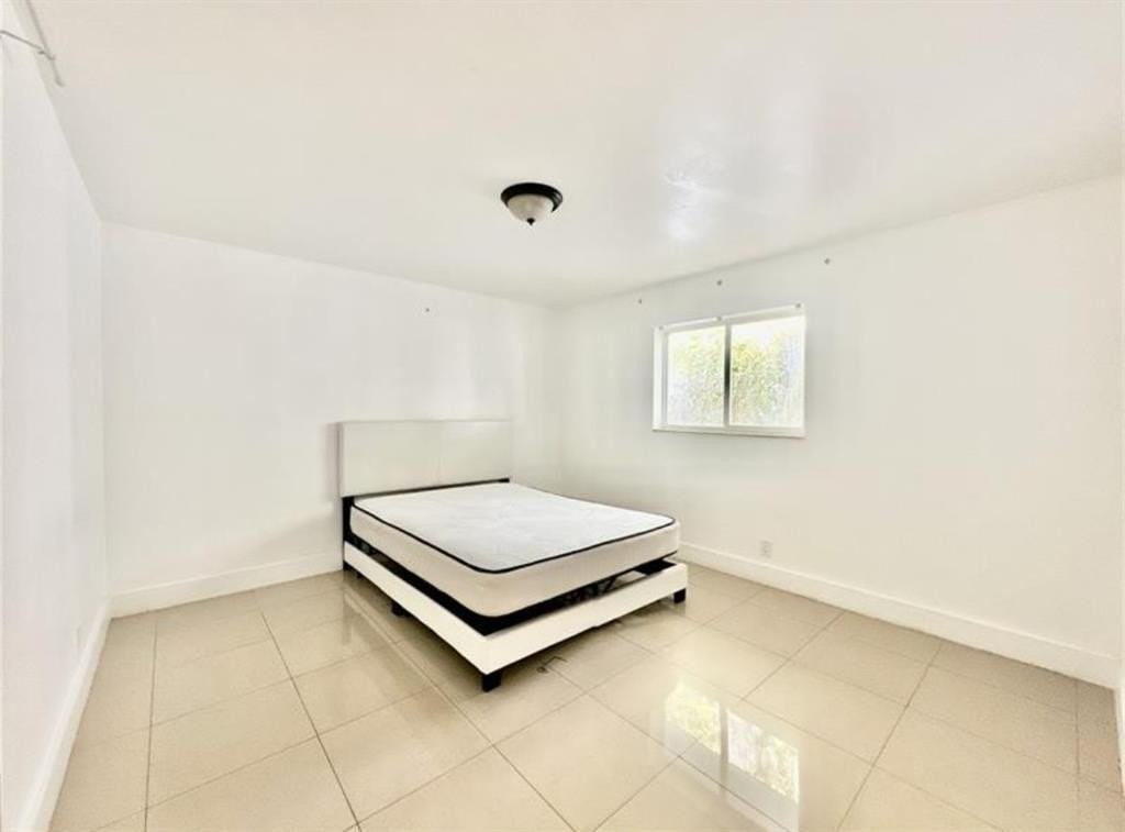 1548 Sw 5th Pl #2 - Photo 6 of 7