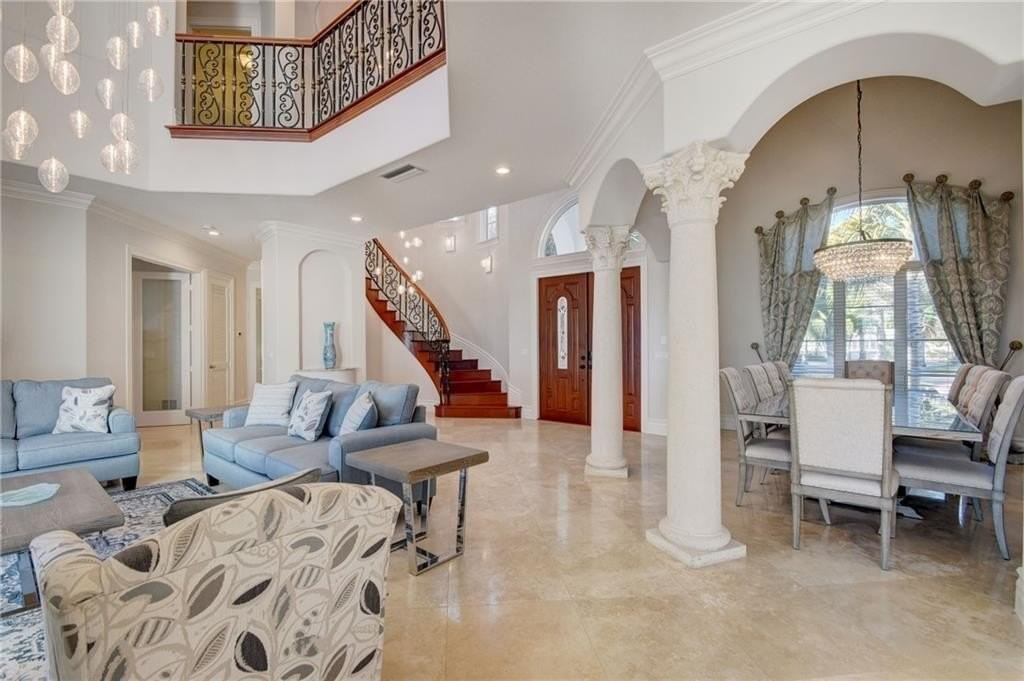 1320 S Lakeside Dr - Photo 4 of 50