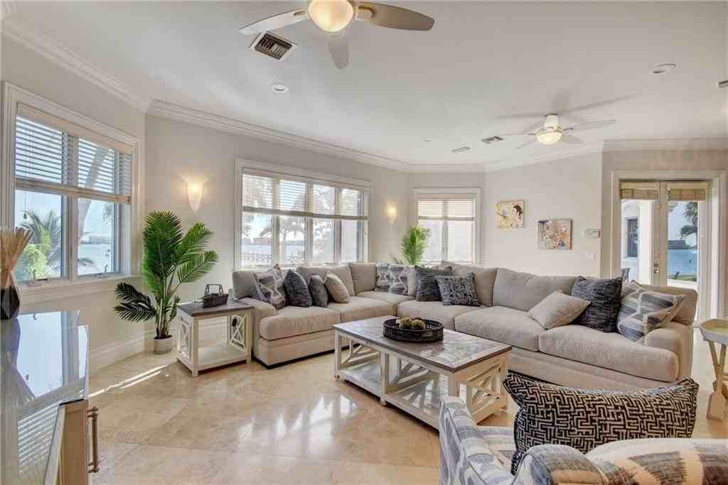 1320 S Lakeside Dr - Photo 7 of 50