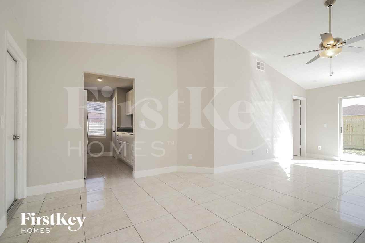 514 Dove Ct - Photo 4 of 15