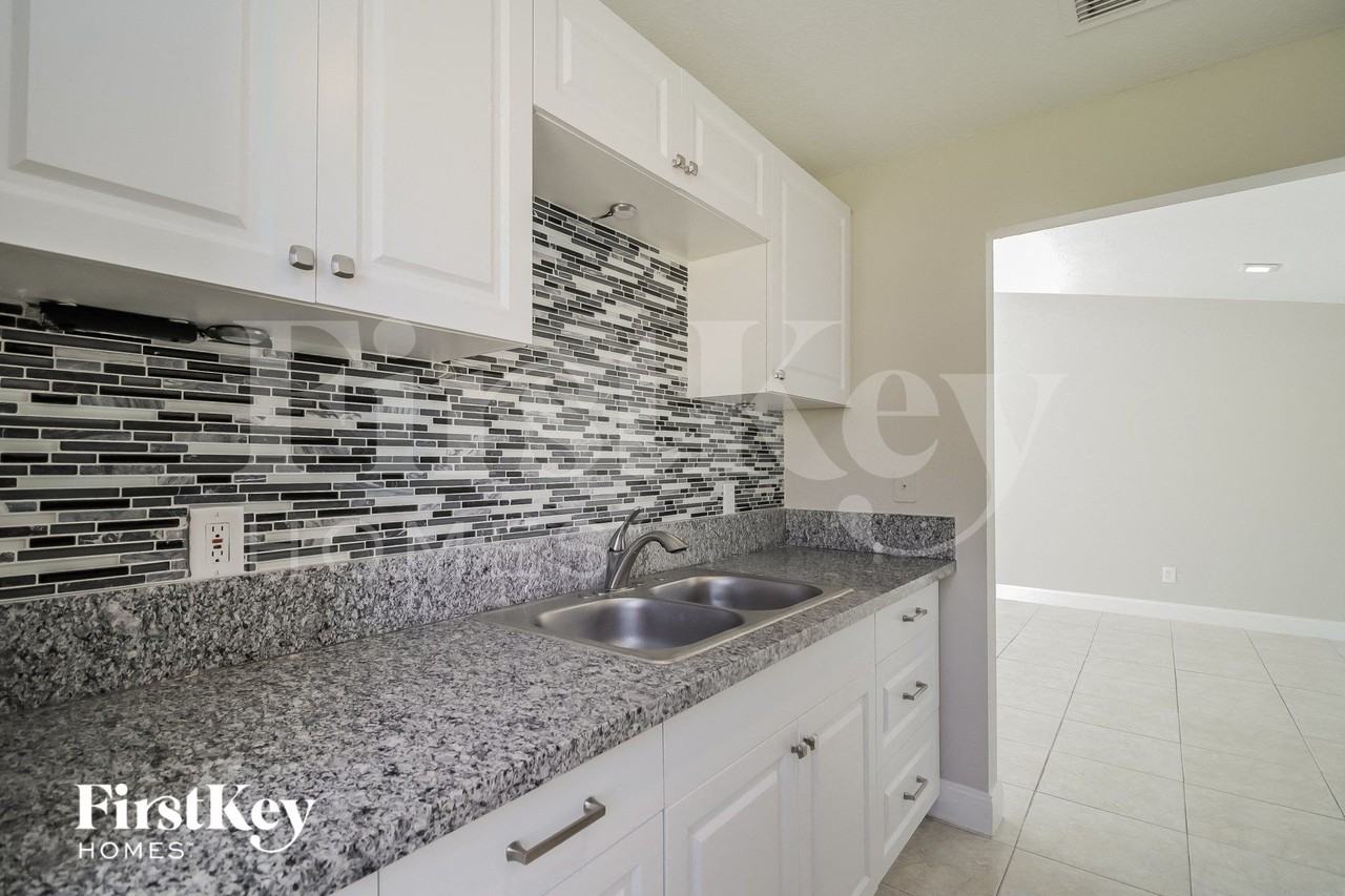 514 Dove Ct - Photo 6 of 15