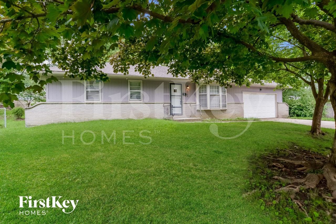 9109 E 58th Ter - Photo 2 of 15