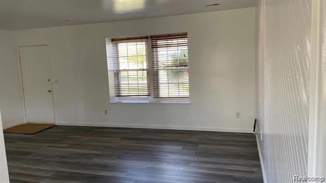 24395 Surfside Rd - Photo 2 of 23