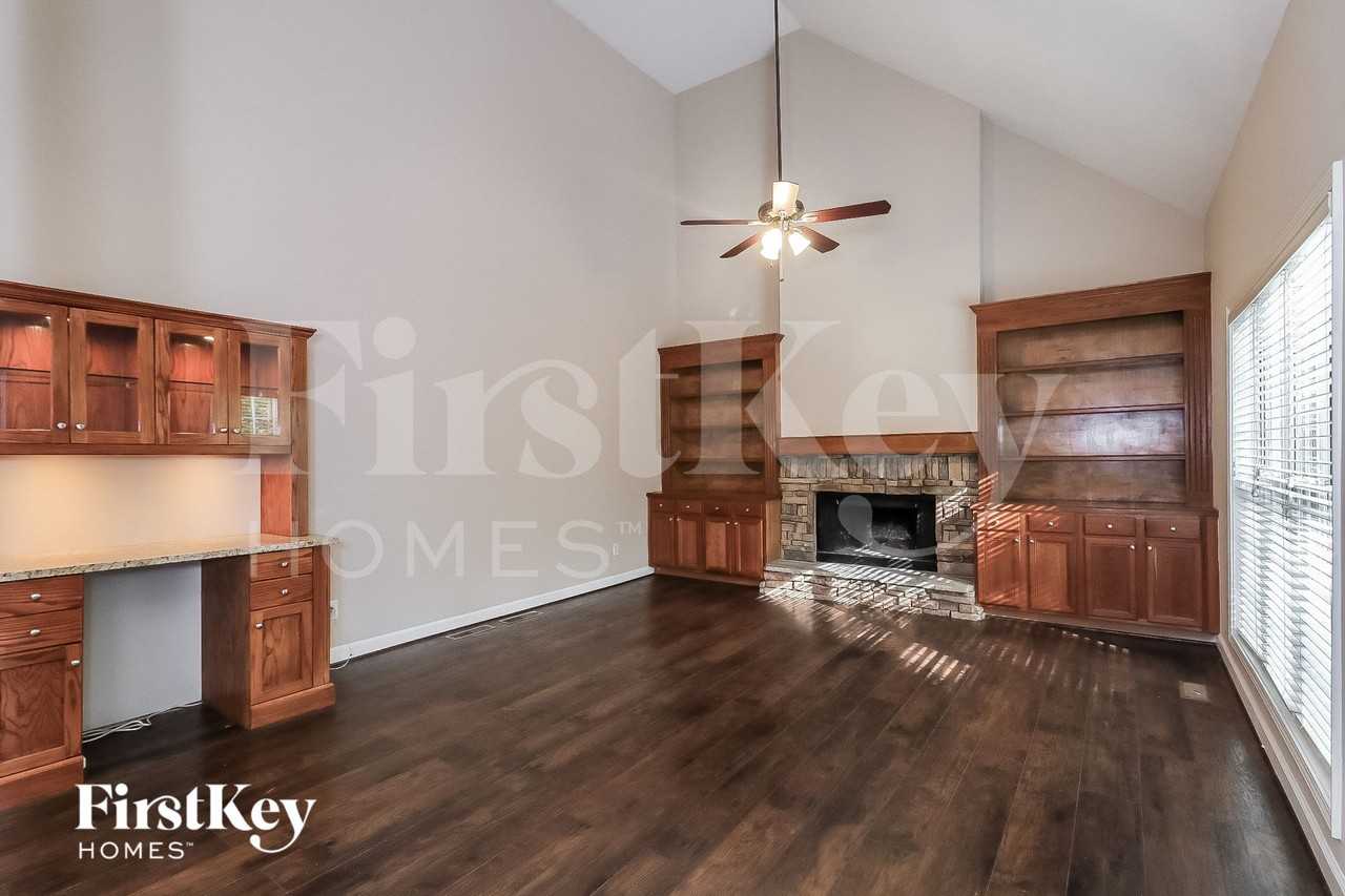 729 Tall Oaks Dr - Photo 6 of 15