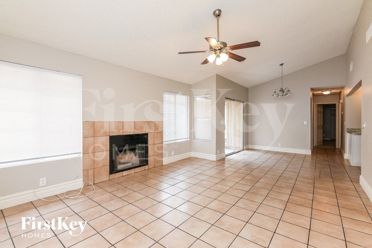 71 N Christy Ln - Photo 3 of 15