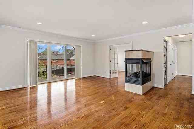 1113 N Old Woodward Ave Unit 37 - Photo 4 of 18