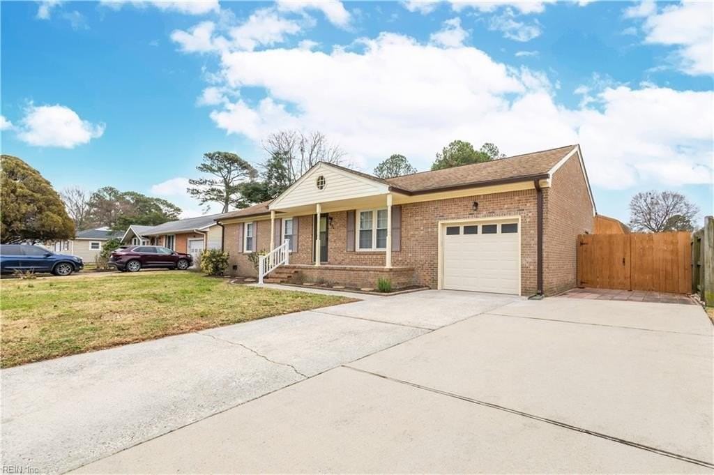 821 Gene Cres - Photo 3 of 40