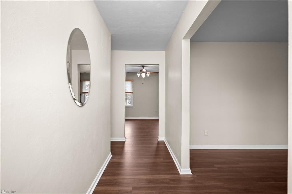 821 Gene Cres - Photo 5 of 40