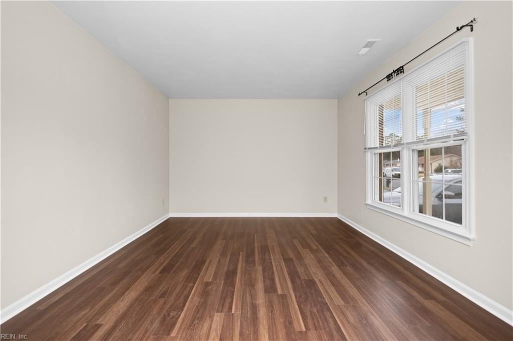 821 Gene Cres - Photo 6 of 40