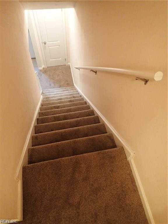 834 N Buckingham Ct - Photo 5 of 9