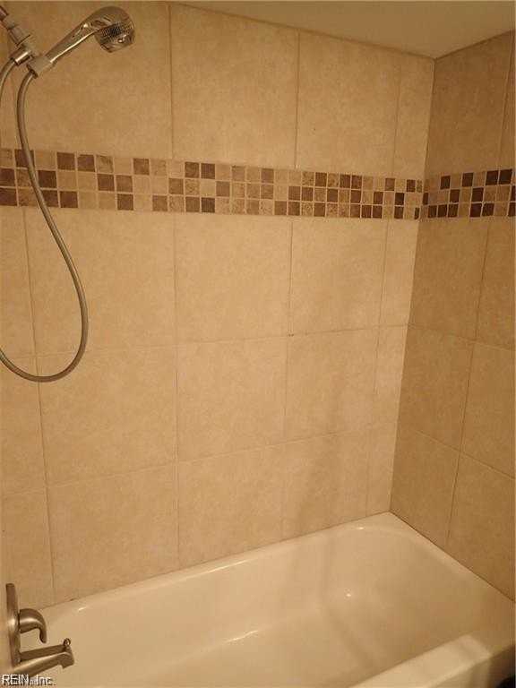 834 N Buckingham Ct - Photo 7 of 9