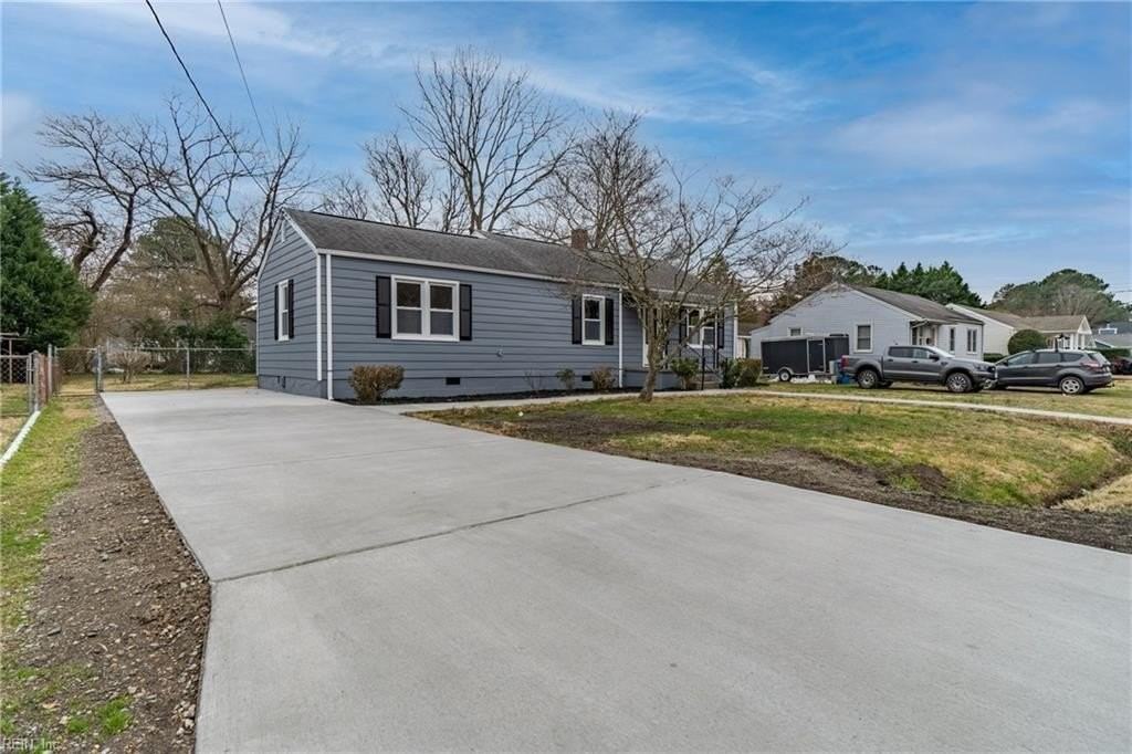 460 Baldwin St - Photo 2 of 35