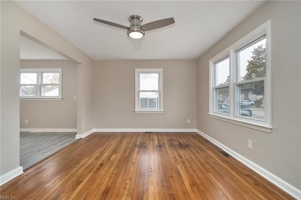 460 Baldwin St - Photo 7 of 35