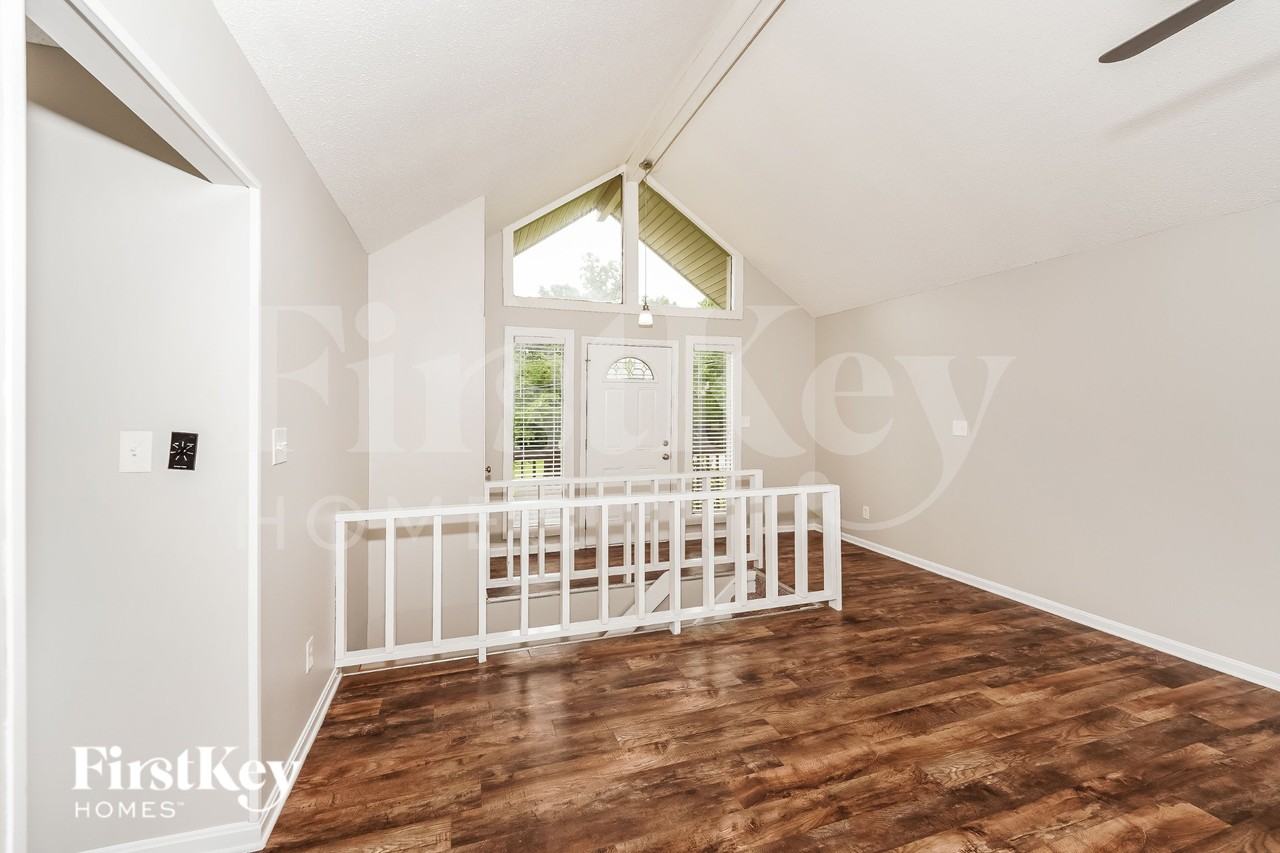 5332 Balboa Ave - Photo 2 of 16