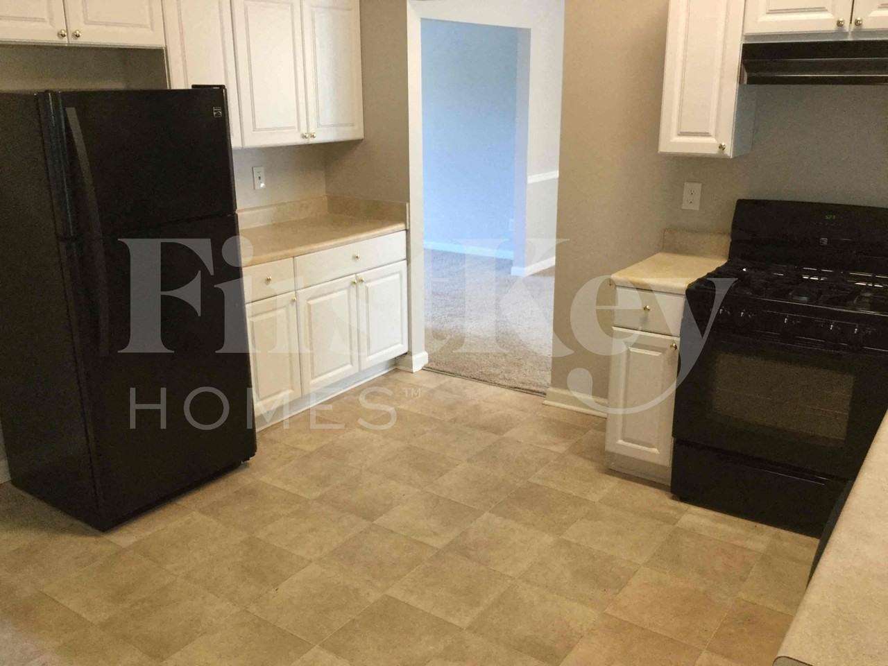 5243 Round Table Dr - Photo 6 of 20