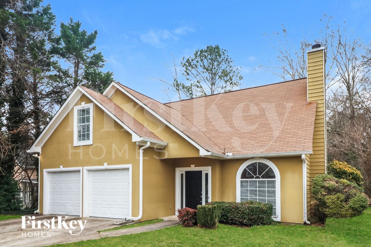 5001 Rose Ct Se - Photo 2 of 19