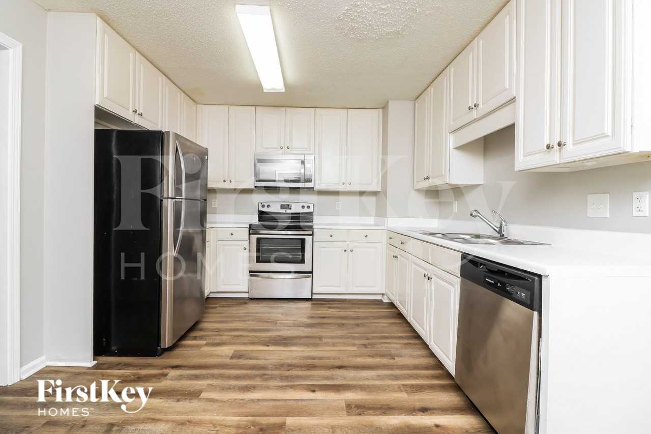 5001 Rose Ct Se - Photo 6 of 19