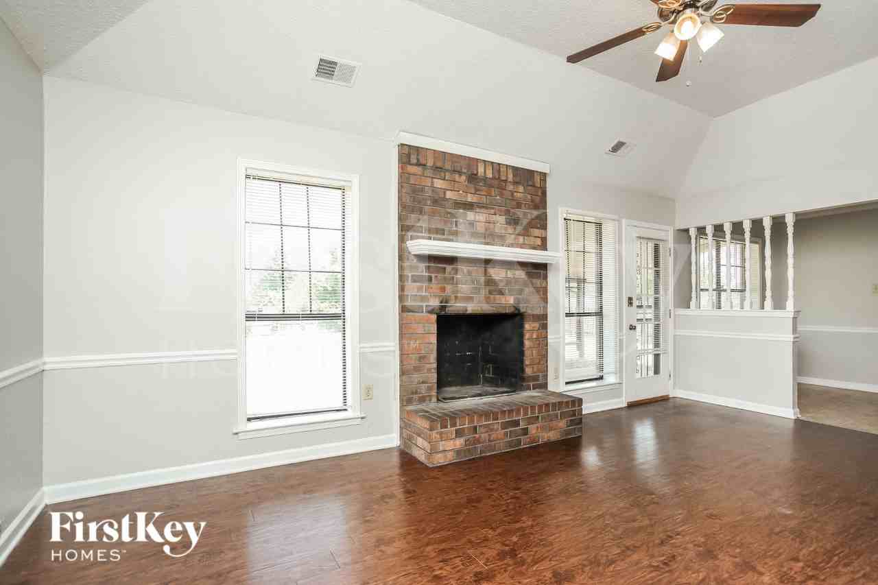 4834 Walden Glen St - Photo 2 of 16