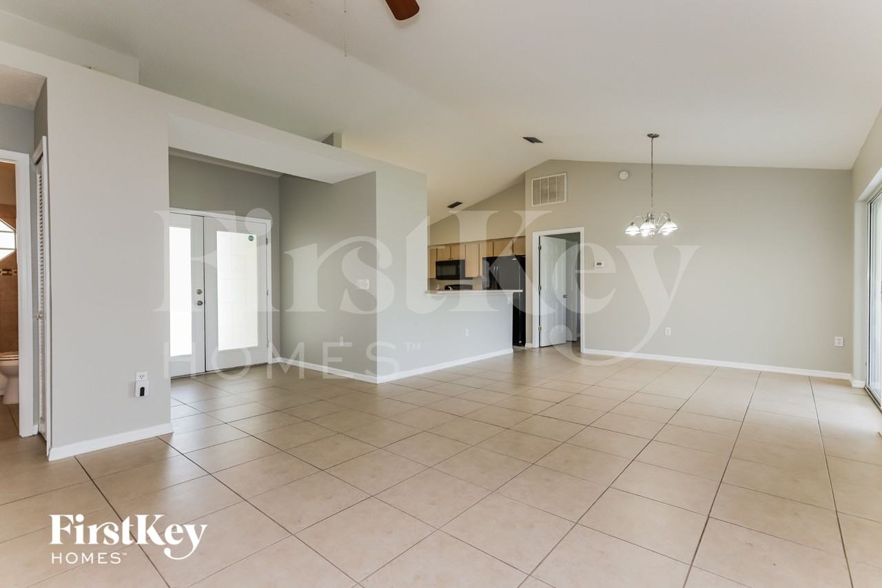 4830 Mill Run Dr - Photo 3 of 15