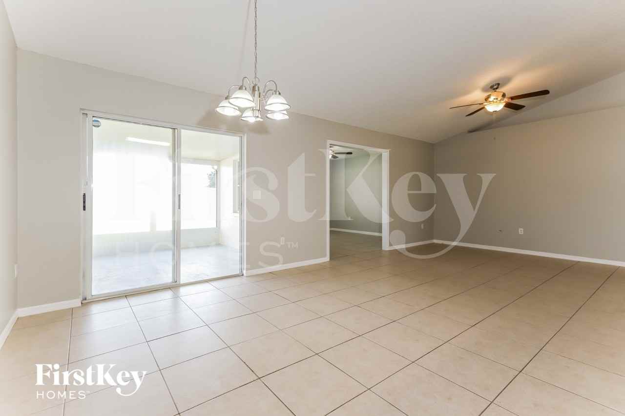 4830 Mill Run Dr - Photo 4 of 15