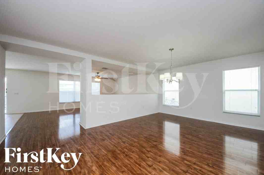 4457 Philadelphia Cir - Photo 4 of 14