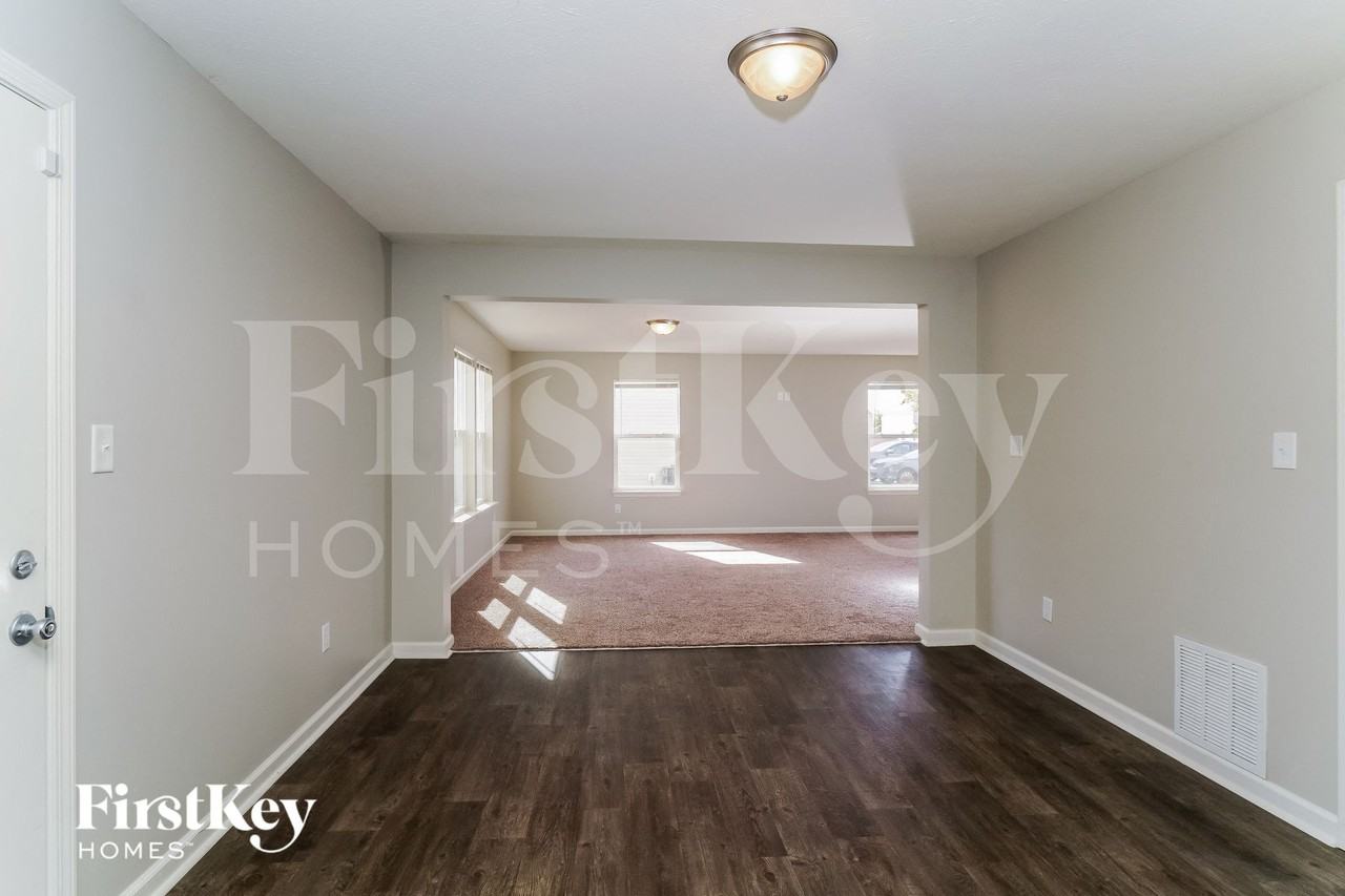 3243 Grove Berry Ln - Photo 4 of 15