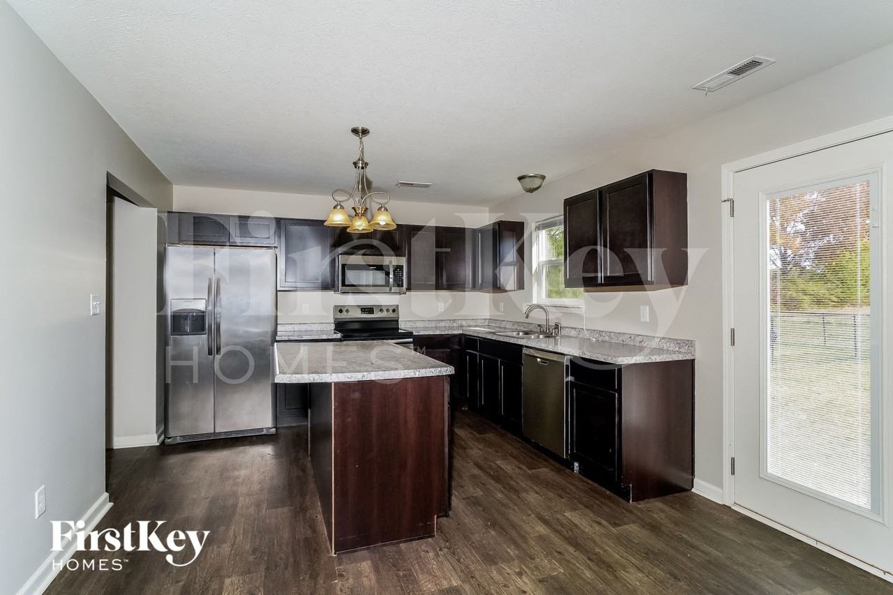 3243 Grove Berry Ln - Photo 5 of 15