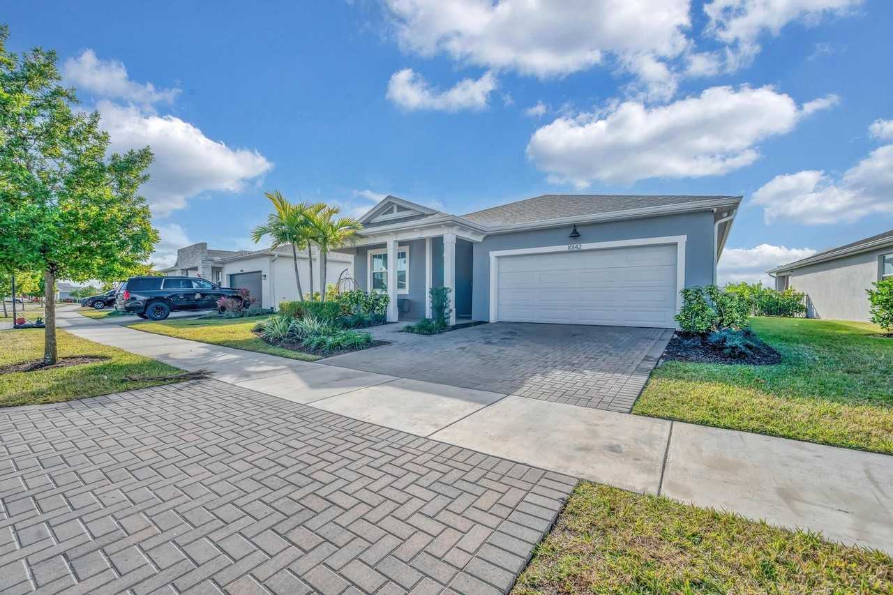 10142 Sw Orana Dr - Photo 2 of 50