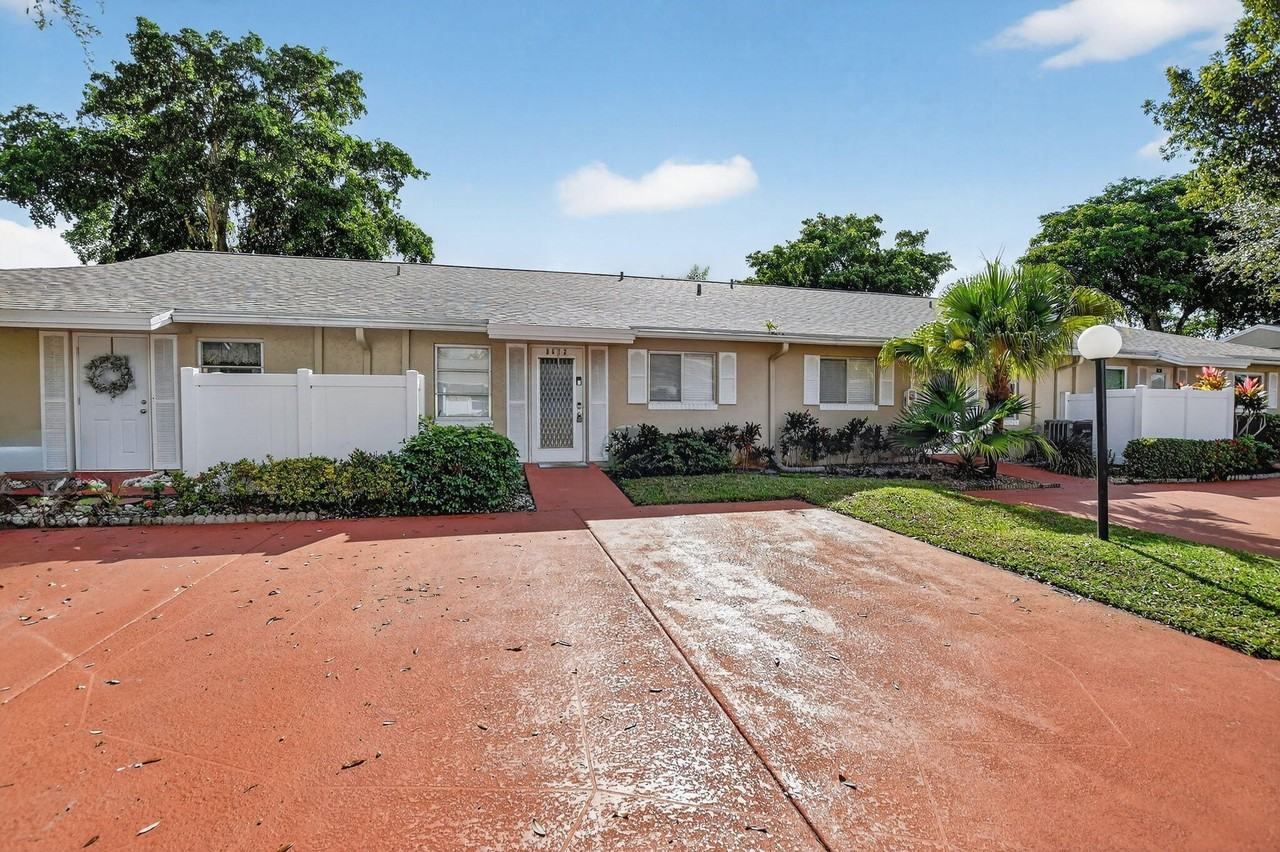 8622 Dreamside Ln - Photo 2 of 36