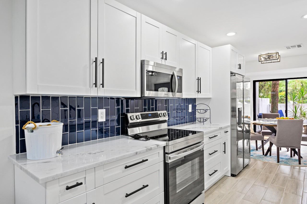 12726 Peconic Ct - Photo 4 of 22